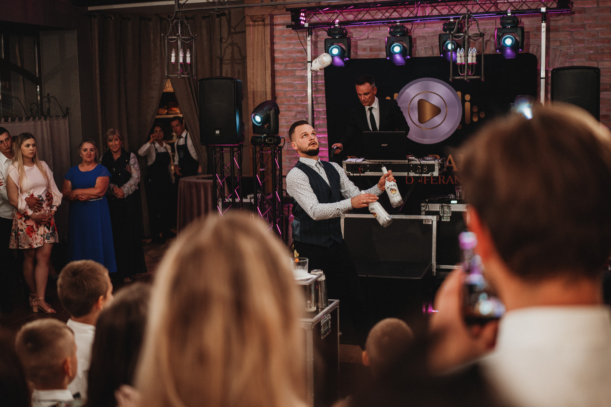 Flair show podczas imprezy firmowej